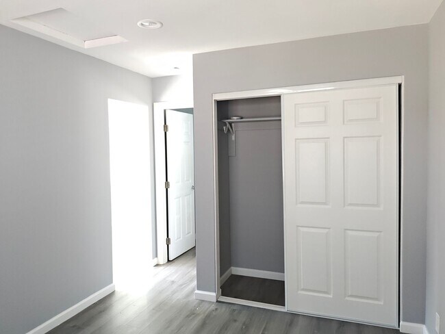 Building Photo - 1 Bedroom 1 Bath Studio For Rent in City H...