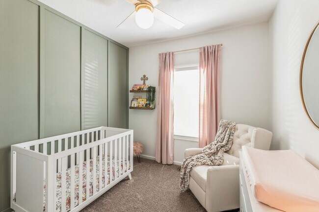 Building Photo - 1588 Foxtail Dr SE