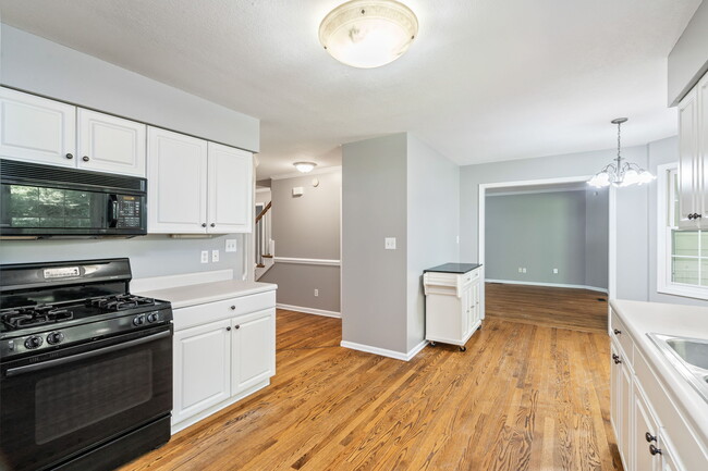 Building Photo - 2761 Dee Peppers Dr