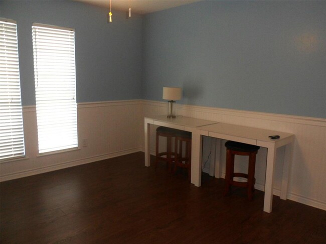 Building Photo - 1104 Redfish St