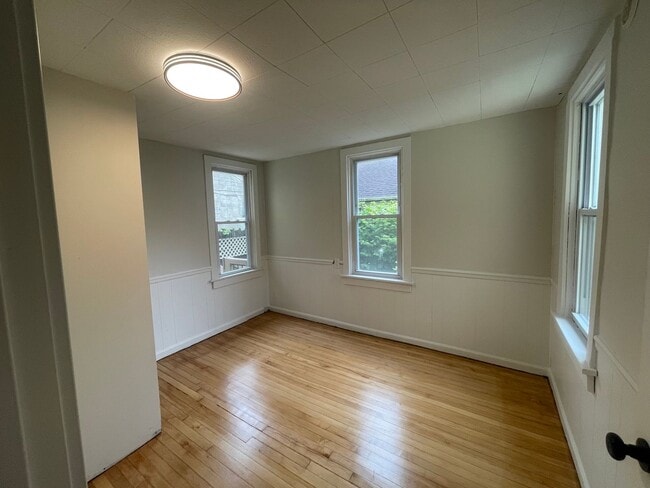 Building Photo - Charming Lower East Side Cottage Steps from Brady Street