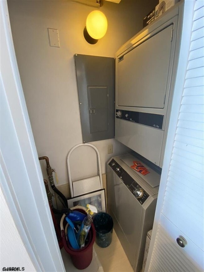 Building Photo - 3851 Boardwalk