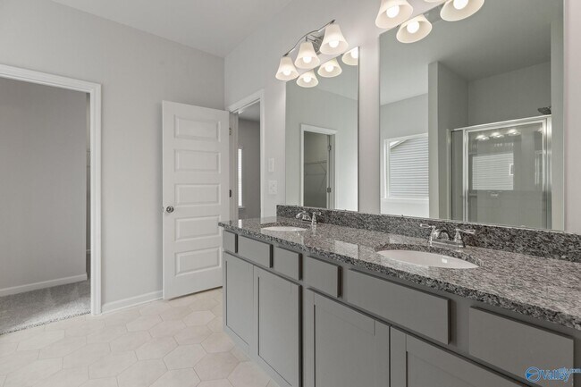 Building Photo - 7202 Fox Gln Cir SE