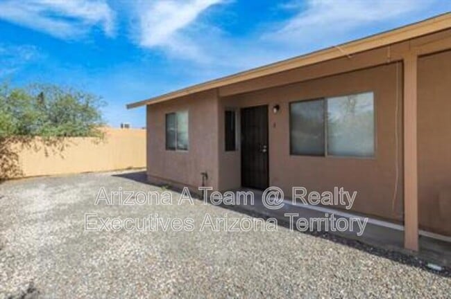 Building Photo - 2635 N Fontana Ave