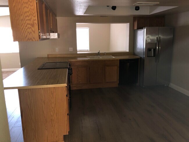 Building Photo - 17214 N 49th Ave