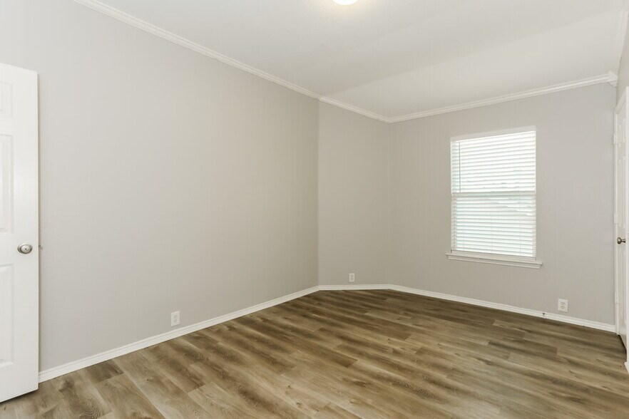 Building Photo - 8212 French Quarter Ln