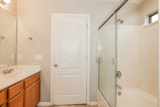 Building Photo - 10919 E Catalina Ave