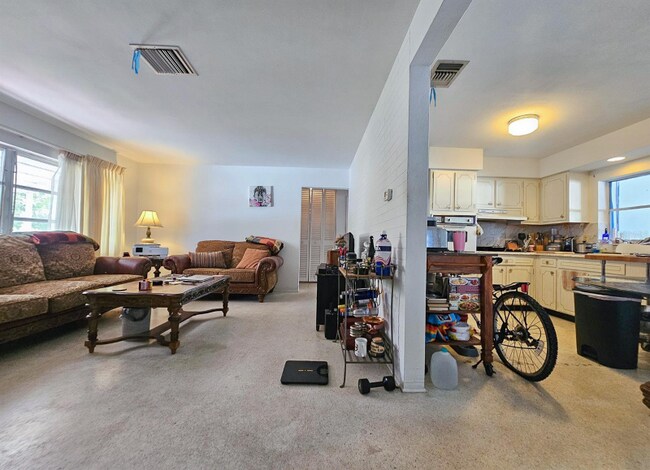 Building Photo - 2066 High Ridge Dr