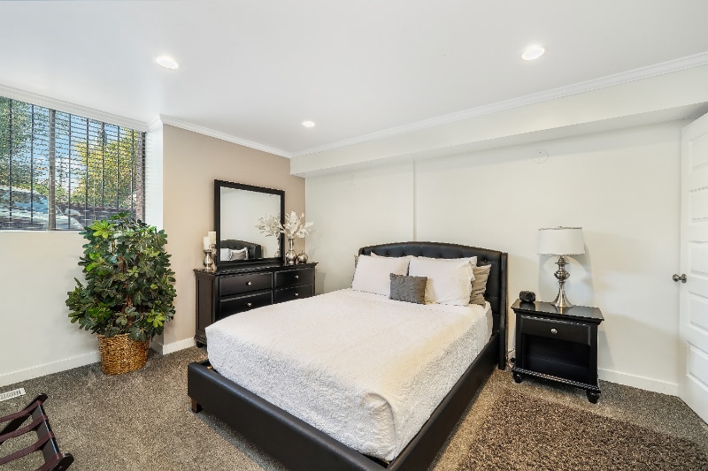 Building Photo - 300 S 700 E