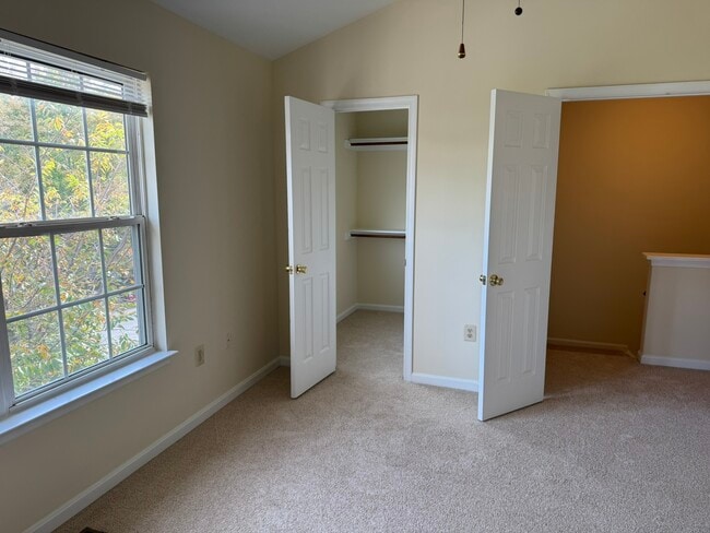 Building Photo - 15538 Port Washington Ct