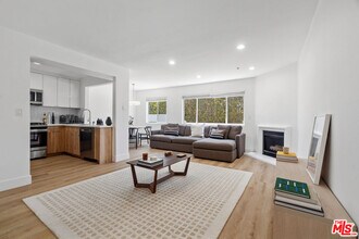 Building Photo - 16100 Sunset Blvd
