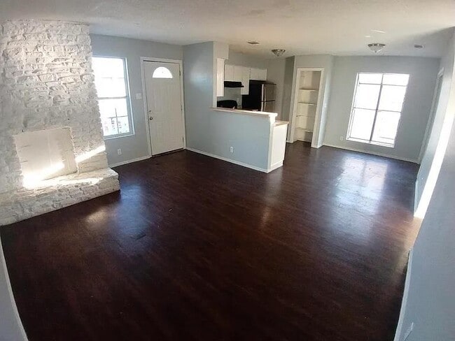 Building Photo - 10100 Brownie Dr