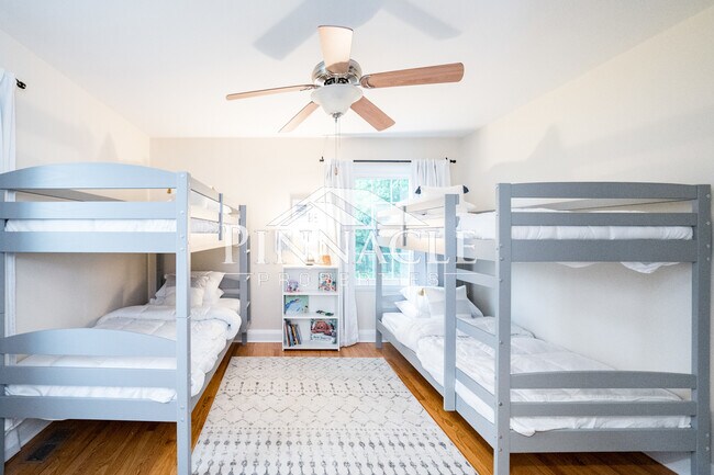 Bedroom 4 - Bunk Bedroom - 126 Tomahawk Industrial Park