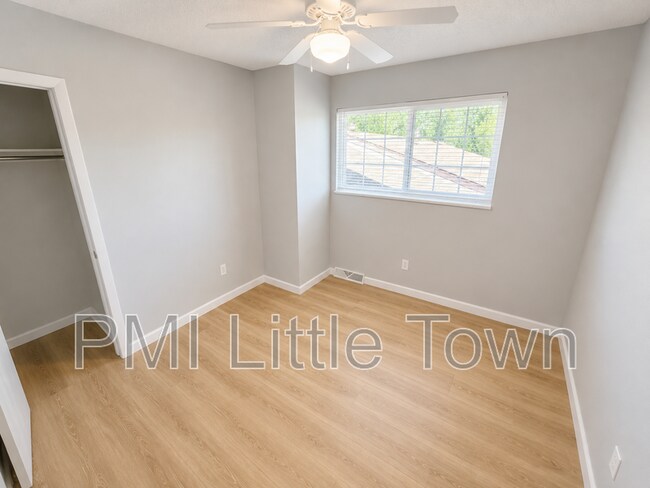 Building Photo - 7482 W Roxbury Pl