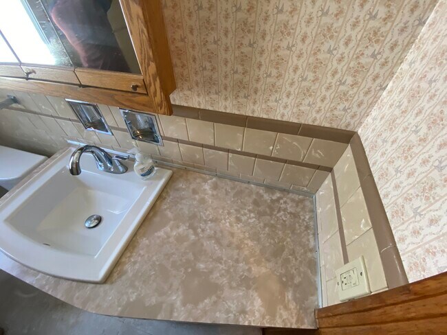 Building Photo - 406 Callodine Ave