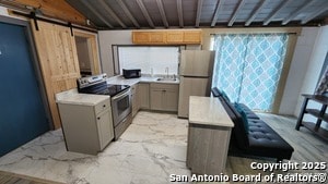 Building Photo - 560 Mountain Dr