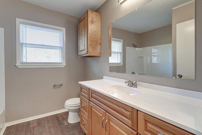 Building Photo - 10921 Shady Ln