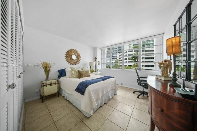 Building Photo - 1408 Brickell Bay Dr