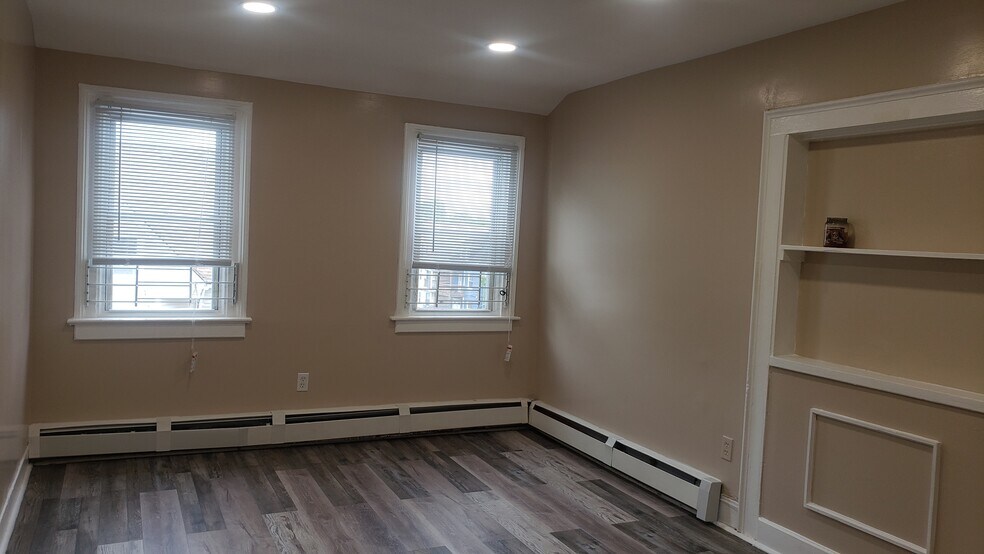 Living Room - 19 Mahl Ave