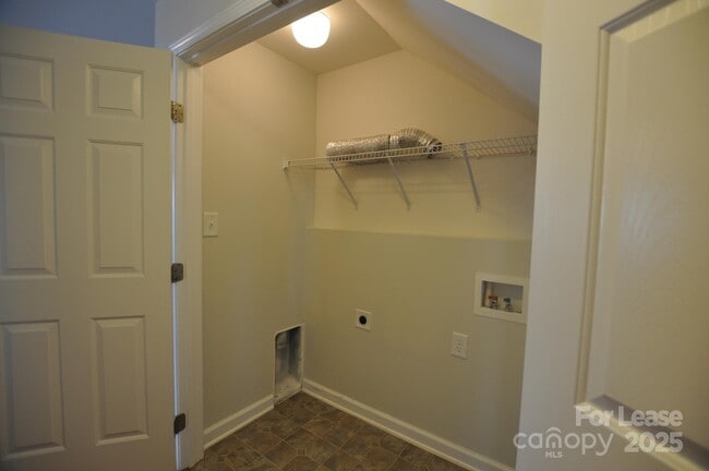 Building Photo - 4923 Sunburst Ln