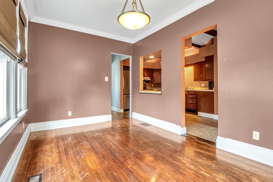 Building Photo - 67 Crescent Ave