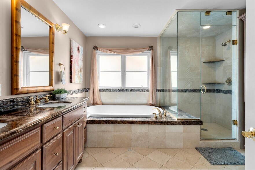 Building Photo - 2129 Palos Verdes Dr W