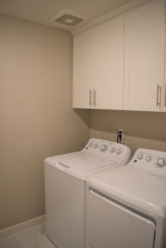 Building Photo - 16755 Coyote Bush Dr