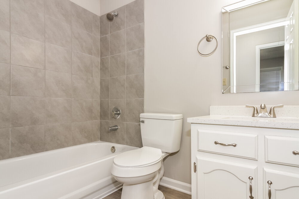 Building Photo - 1124 Dove Hollow Cir E