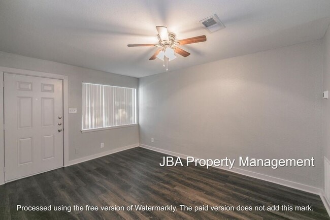 Building Photo - 3515 Selk Ave