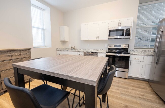 Building Photo - 103 N 1st St