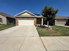 Building Photo - 5616 McMahan Ln