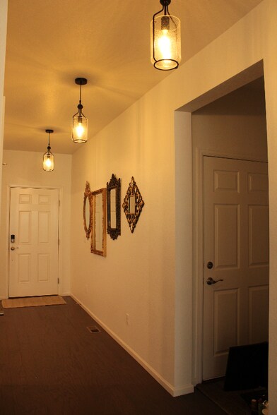 Building Photo - 427 S Ouray St