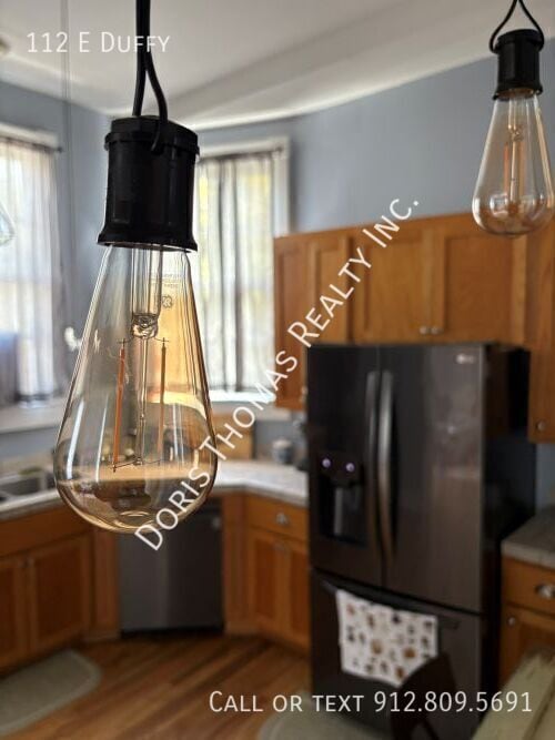 Building Photo - 112 E Duffy-