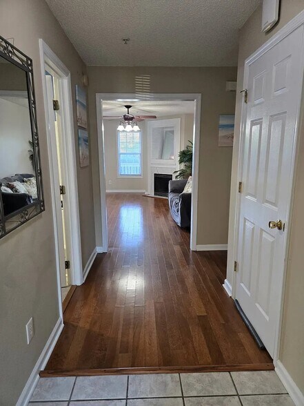 Building Photo - 906 Litchfield Way
