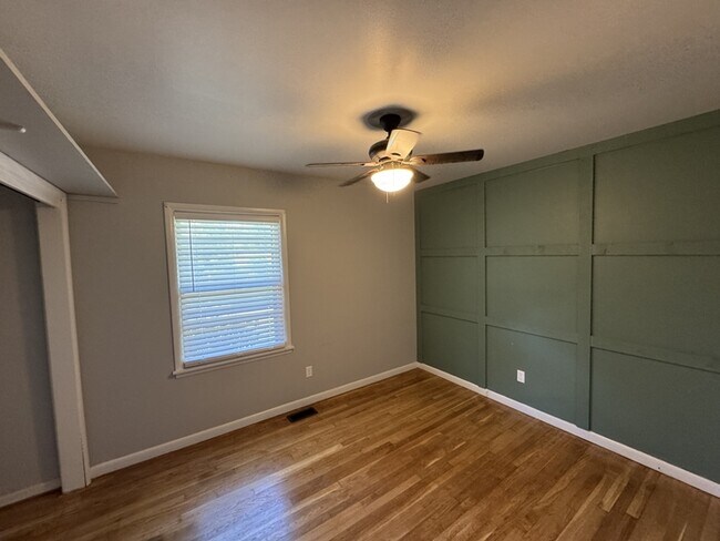 Building Photo - 918 Woodall Ln NW