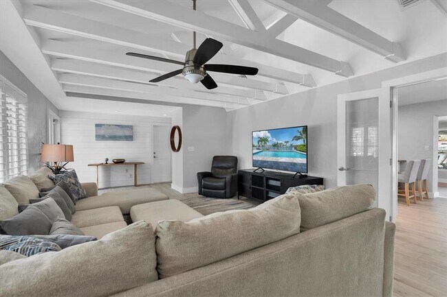 Building Photo - 6440 3rd Palm Point