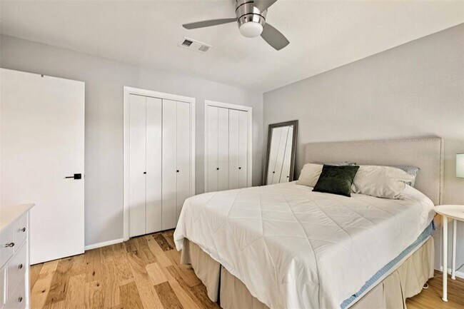 Building Photo - 5602 Woodrow Ave