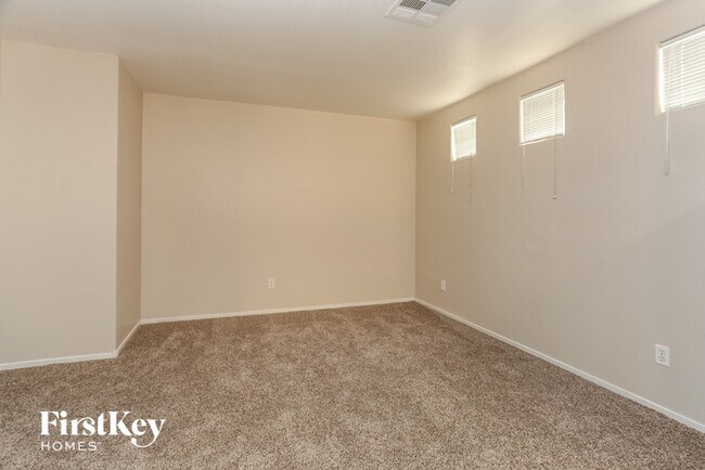 Building Photo - 5260 Paradise Valley Ave