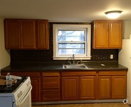 Building Photo - 136 W Cayuga St