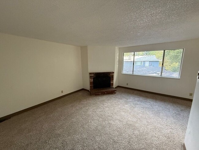 Building Photo - 3346 Willow Ct SE