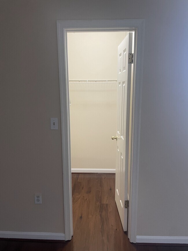 Building Photo - 7210 Bogley Rd