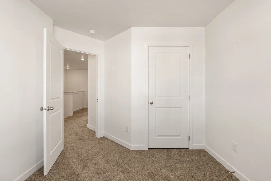 Building Photo - 1737 S Devils Garden Ln