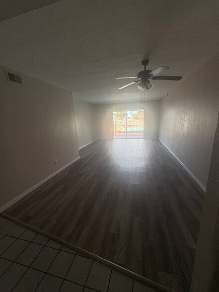 Building Photo - 706 SE 13th Ct