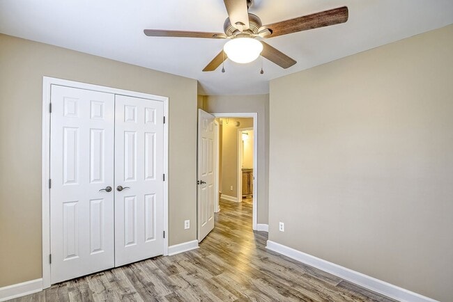 Building Photo - 3 Bedroom Home with Large Fenced in Yard, 2 Car Garage & Bonus Room!