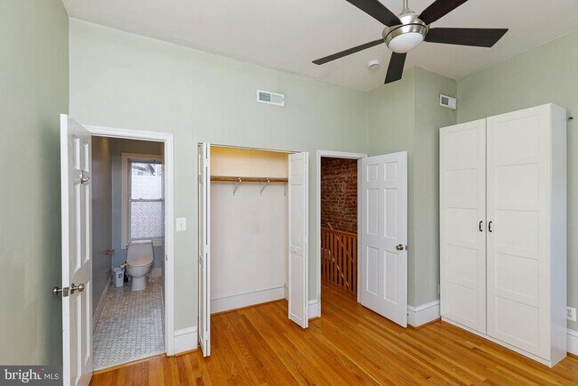 Building Photo - 809 Kentucky Ave SE