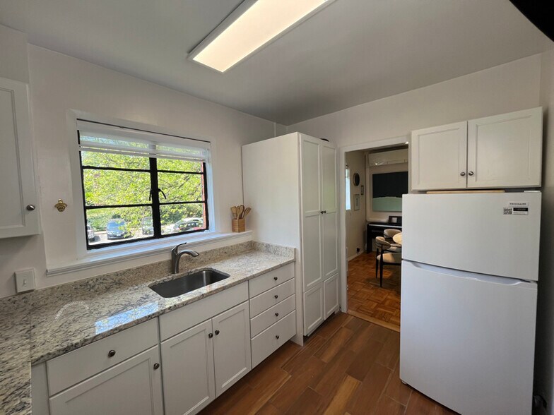 Building Photo - 3115 Martha Custis Dr