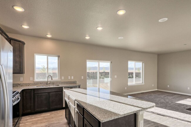 Building Photo - 3 Bedroom 2 1/2 Bath in Northwest Loveland