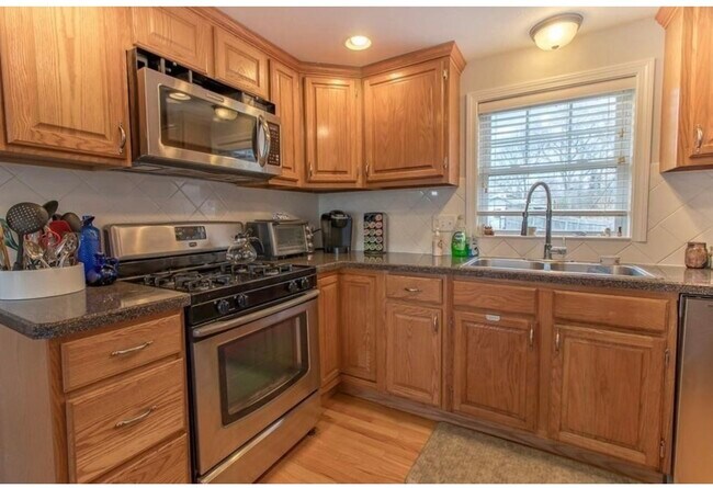 Kitchen - 49 Lambert Ave