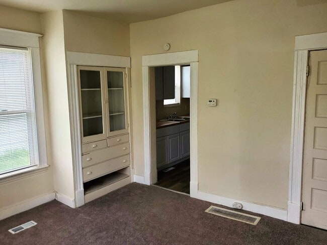 Building Photo - Fantastically updated Monroe District Area 3BR/1.5BA House