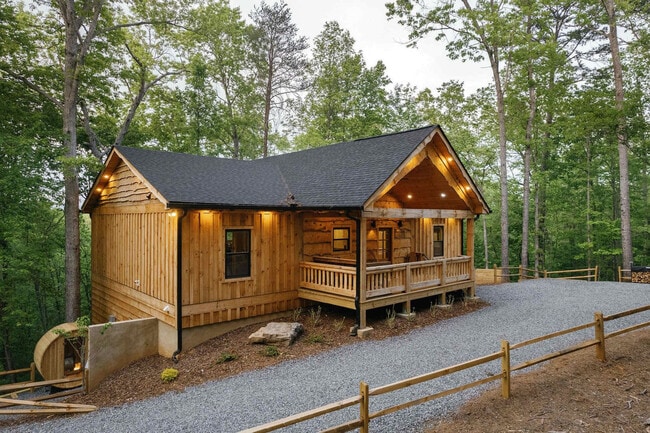 Building Photo - 452 Garfield Dr